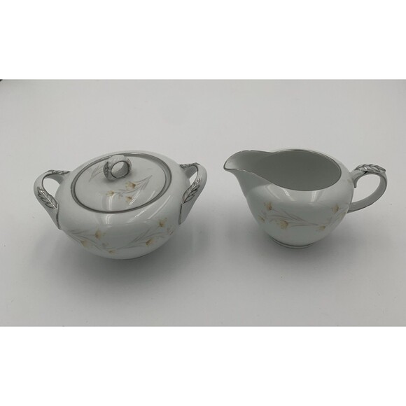 Creamer and Sugar bowls summit fine China Japan dream - Picture 1 of 16